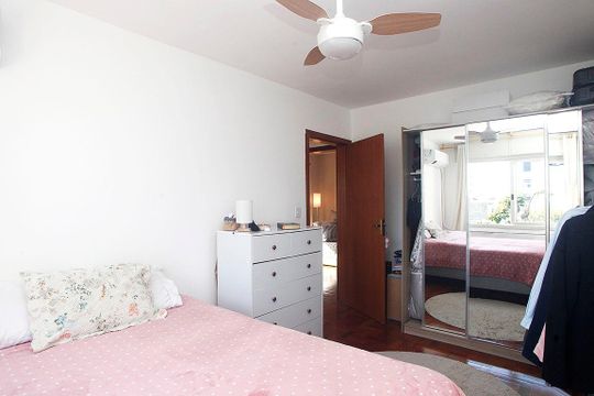 Quarto 1 de apartamento à venda com 2 quartos, 71m² em Santana, Porto Alegre