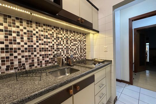 Cozinha  de apartamento para alugar com 1 quarto, 59m² em Centro, Florianópolis