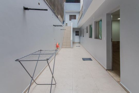 Quintal de casa para alugar com 2 quartos, 65m² em Parque Bandeirantes, Mauá