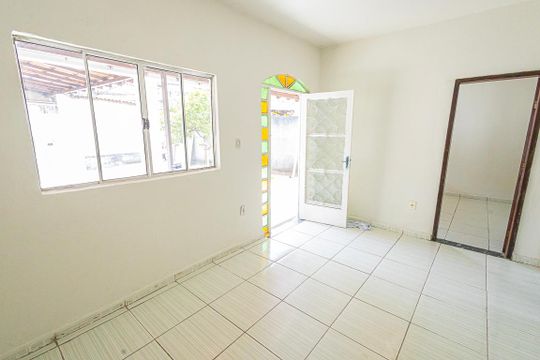 Sala de casa para alugar com 2 quartos, 150m² em Nova York, Belo Horizonte