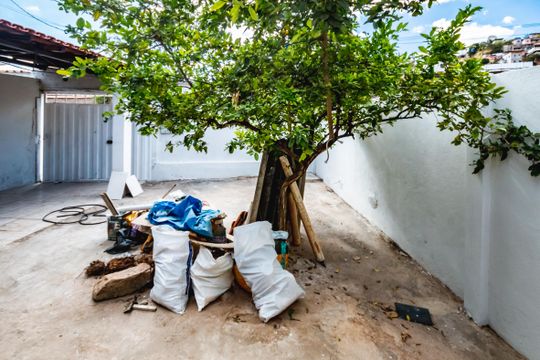Garagem de casa para alugar com 2 quartos, 150m² em Nova York, Belo Horizonte