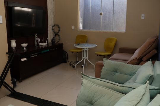 Casa à venda com 4 quartos, 250m² em Vila Bandeirantes, Goiânia