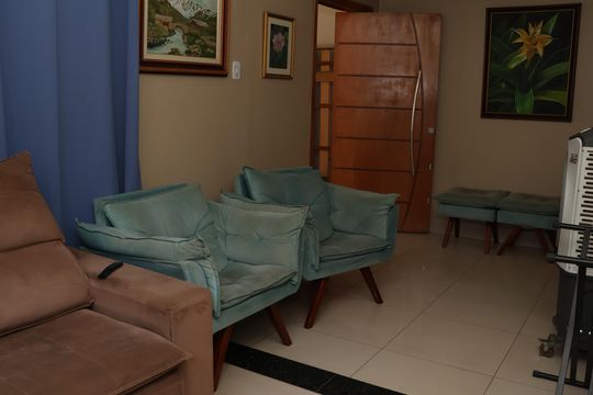 Casa à venda com 4 quartos, 250m² em Vila Bandeirantes, Goiânia