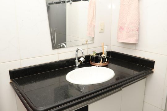 Casa à venda com 4 quartos, 250m² em Vila Bandeirantes, Goiânia