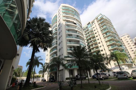 Fachada de apartamento para alugar com 2 quartos, 70m² em Barra Olímpica, Rio de Janeiro