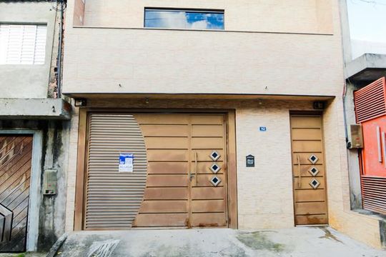 Fachada de casa para alugar com 1 quarto, 106m² em Água Chata, Guarulhos