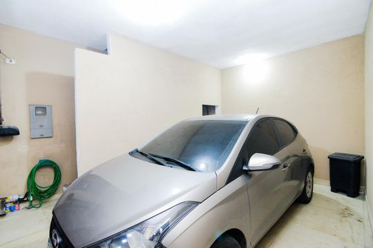 Garagem de casa para alugar com 1 quarto, 106m² em Água Chata, Guarulhos