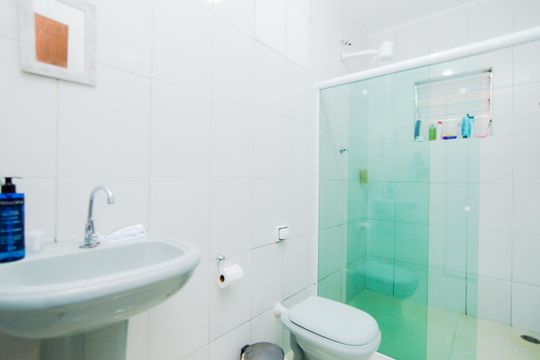 Banheiro de casa para alugar com 1 quarto, 106m² em Água Chata, Guarulhos