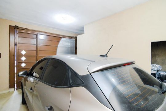 Garagem de casa para alugar com 1 quarto, 106m² em Água Chata, Guarulhos