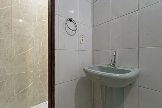 Banheiro de casa para alugar com 1 quarto, 106m² em Água Chata, Guarulhos