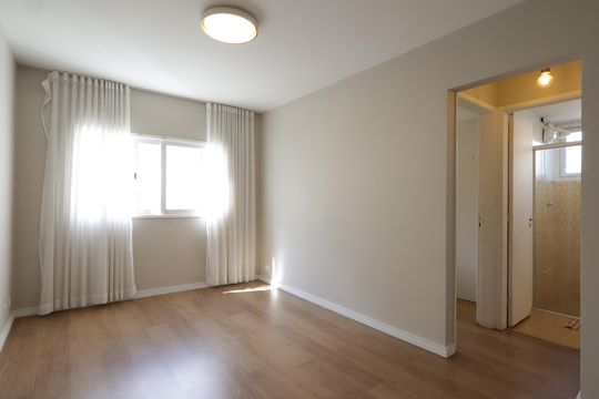 Sala de apartamento para alugar com 1 quarto, 40m² em Vila Andrade, São Paulo