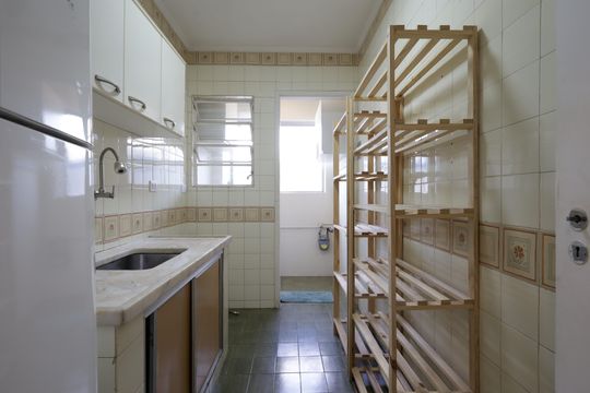 Cozinha de apartamento para alugar com 1 quarto, 40m² em Vila Andrade, São Paulo