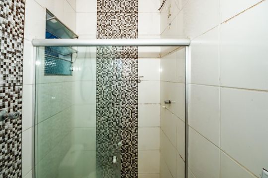 Banheiro social de casa para alugar com 2 quartos, 60m² em Conjunto California, Belo Horizonte