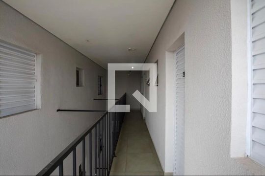 Área comum de kitnet/studio para alugar com 1 quarto, 10m² em Rio Pequeno, São Paulo