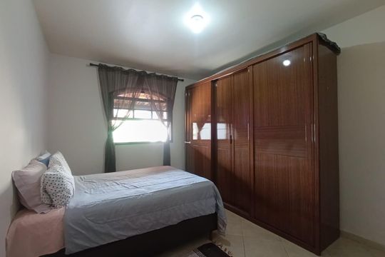 Quarto 2 de casa para alugar com 2 quartos, 120m² em Vila Dagmar, Belford Roxo