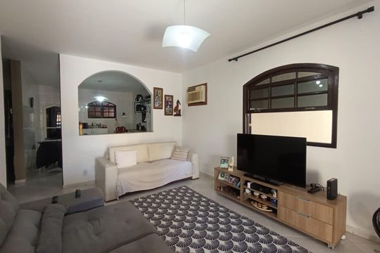 Sala de casa para alugar com 2 quartos, 120m² em Vila Dagmar, Belford Roxo
