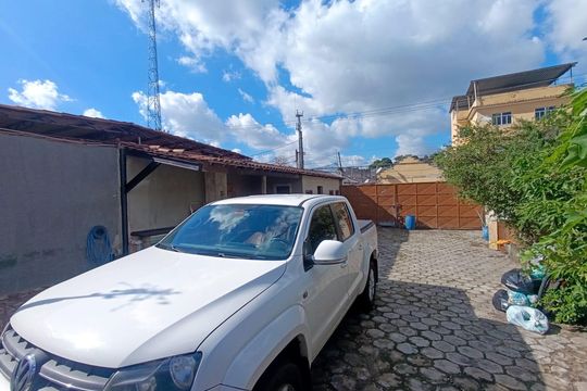 Garagem de casa para alugar com 2 quartos, 120m² em Vila Dagmar, Belford Roxo