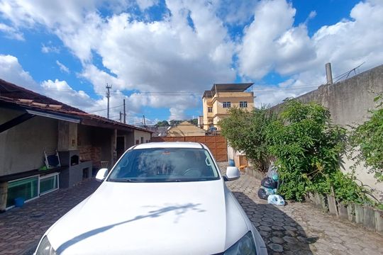 Garagem de casa para alugar com 2 quartos, 120m² em Vila Dagmar, Belford Roxo