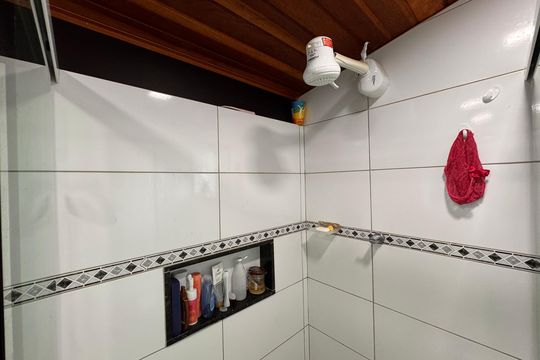 Suíte 1 - Banheiro de casa de condomínio à venda com 4 quartos, 145m² em Recreio dos Bandeirantes, Rio de Janeiro