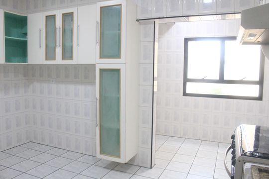 Cozinha de apartamento à venda com 3 quartos, 117m² em Santo Antônio, São Caetano do Sul
