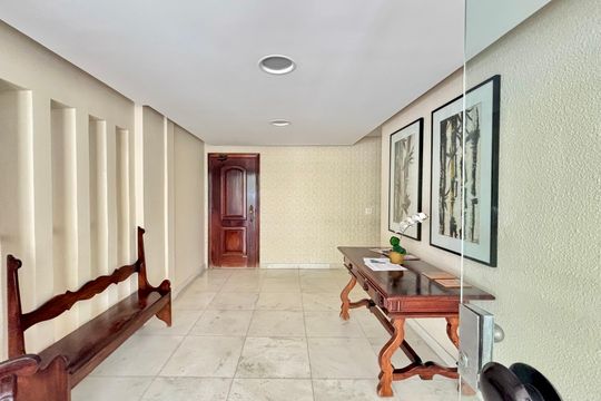 Portaria de apartamento à venda com 2 quartos, 72m² em Lagoa, Rio de Janeiro