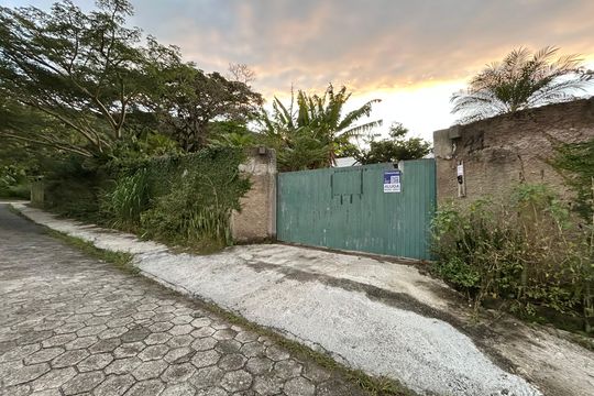 Fachada de casa de condomínio para alugar com 2 quartos, 149m² em Lagoa da Conceição, Florianópolis