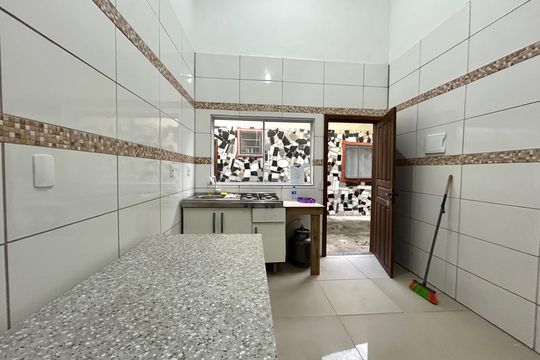 Cozinha de casa de condomínio para alugar com 2 quartos, 149m² em Lagoa da Conceição, Florianópolis