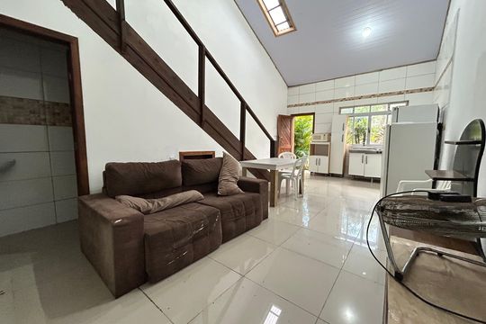 Sala de casa de condomínio para alugar com 2 quartos, 150m² em Lagoa da Conceição, Florianópolis