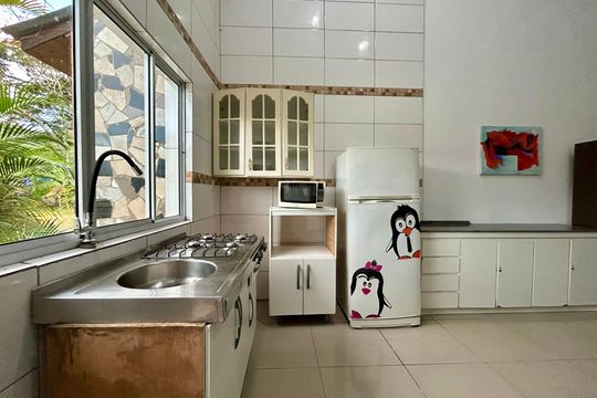 Cozinha de casa de condomínio para alugar com 2 quartos, 149m² em Lagoa da Conceição, Florianópolis
