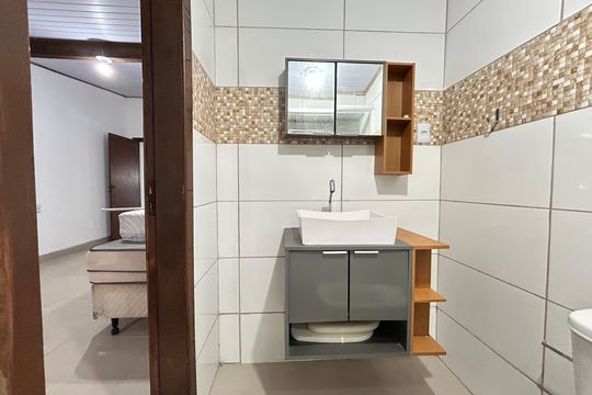 Banheiro suíte 2 de apartamento para alugar com 2 quartos, 150m² em Lagoa da Conceição, Florianópolis