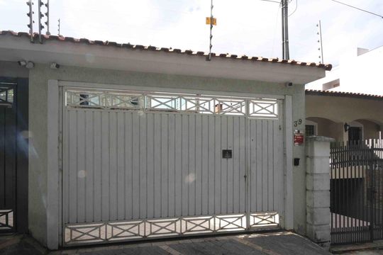 Casa à venda com 3 quartos, 180m² em Sítio da Figueira, São Paulo