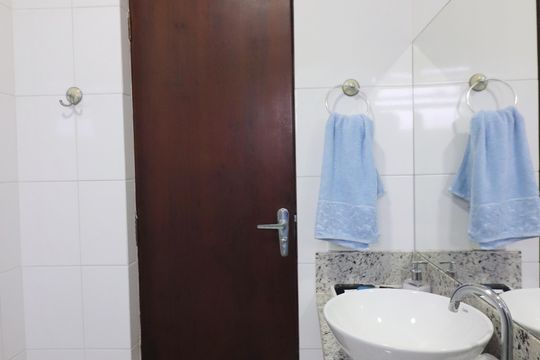 Banheiro Social 1 de casa à venda com 3 quartos, 130m² em Ferrazópolis, São Bernardo do Campo
