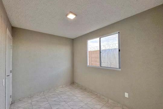 Quarto de apartamento à venda com 2 quartos, 43m² em Vargem Pequena, Rio de Janeiro