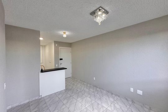 Sala de apartamento à venda com 2 quartos, 43m² em Vargem Pequena, Rio de Janeiro