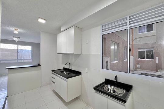 Cozinha de apartamento à venda com 2 quartos, 43m² em Vargem Pequena, Rio de Janeiro