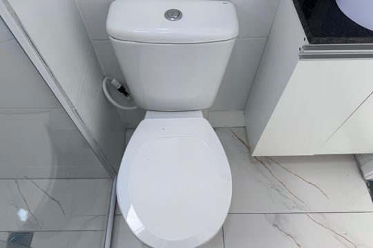 Banheiro Social de apartamento à venda com 2 quartos, 43m² em Vargem Pequena, Rio de Janeiro