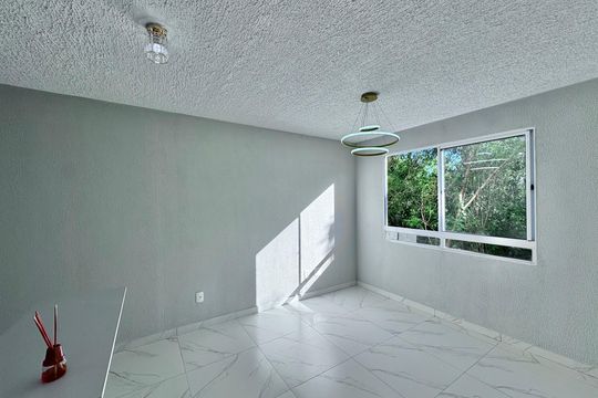 Sala de apartamento à venda com 2 quartos, 43m² em Vargem Pequena, Rio de Janeiro