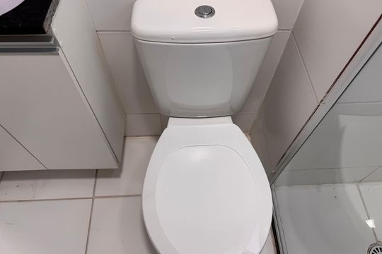 Banheiro de apartamento à venda com 2 quartos, 43m² em Vargem Pequena, Rio de Janeiro