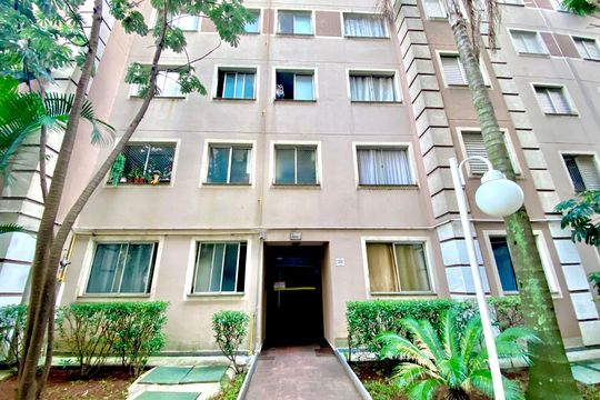 Fachada do bloco de apartamento para alugar com 2 quartos, 45m² em Centro, Guarulhos