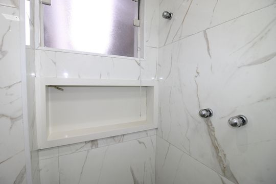 Quarto 1 - Banheiro de casa à venda com 3 quartos, 284m² em Parque Savoy City, São Paulo