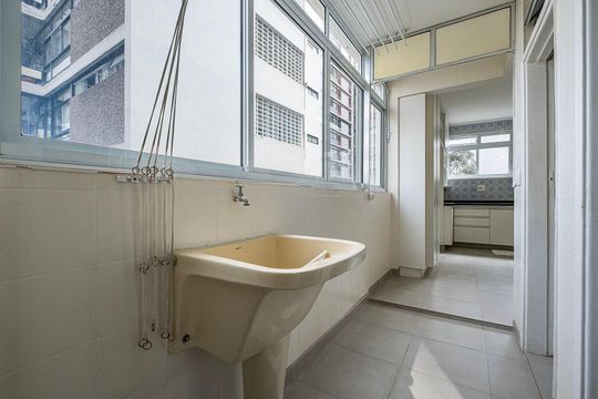 Área de Serviço de apartamento para alugar com 2 quartos, 138m² em Jardim Paulista, São Paulo