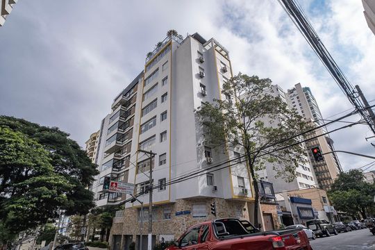 Fachada de apartamento para alugar com 2 quartos, 138m² em Jardim Paulista, São Paulo