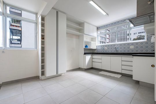 Cozinha de apartamento para alugar com 2 quartos, 138m² em Jardim Paulista, São Paulo