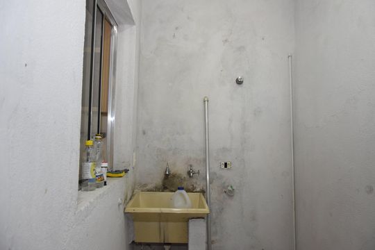 Área de Serviço de casa para alugar com 2 quartos, 160m² em Jardim Independência, Embu das Artes