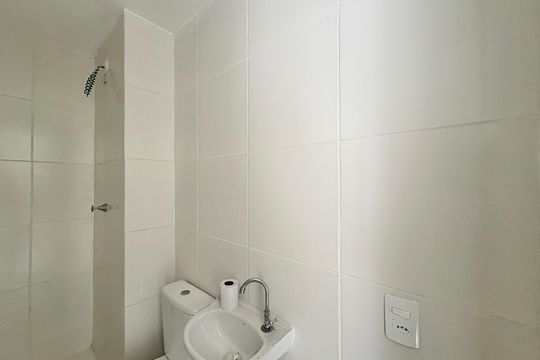 Banheiro de apartamento para alugar com 2 quartos, 34m² em Jardim Pereira Leite, São Paulo