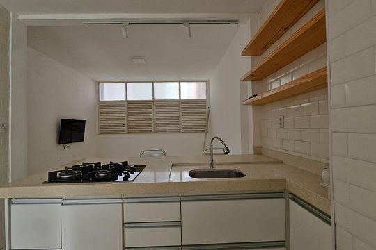 Cozinha de apartamento para alugar com 2 quartos, 96m² em Graça, Salvador