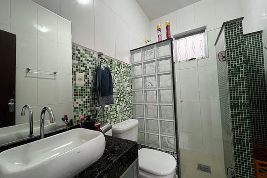 Banheiro Social de casa à venda com 3 quartos, 280m² em Céu Azul, Belo Horizonte