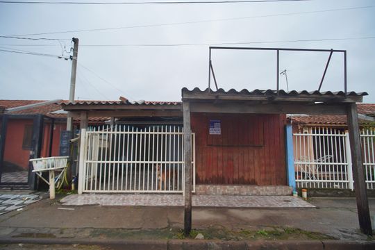 Fachada de casa à venda com 2 quartos, 120m² em Santos Dumont, São Leopoldo