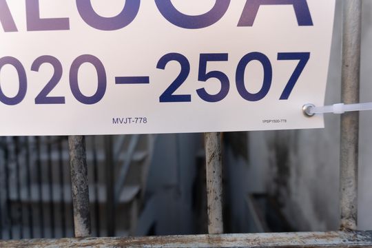 Placa de casa para alugar com 2 quartos, 62m² em Vila Creti, Carapicuíba