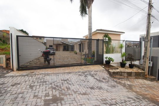 Casa de Condomínio à venda com 4 quartos, 250m² em Colônia Agrícola Samambaia, Brasília